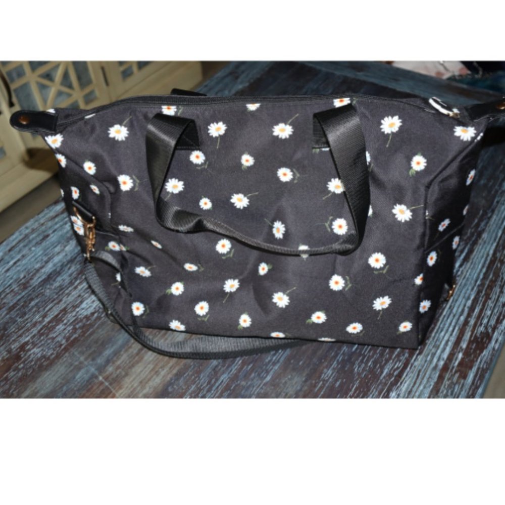 Alice + Olivia Duffel bag Daisy Print- Brand new!